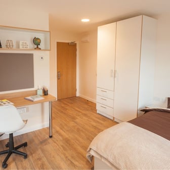 1 Bedroom Apartment - Image 1